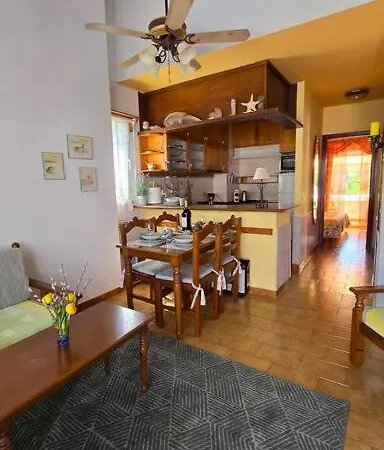 Charming Place With Large Pool Close To The